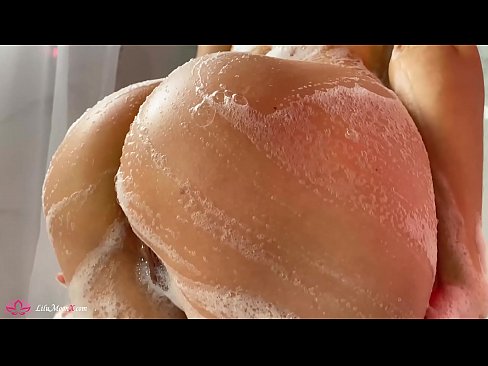 ❤️ Brunette Anapiga Pussy kwa Pussy kwa Vibrator hadi Orgasm kali katika Shower ❤